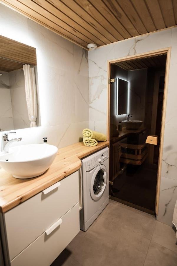 Cabin Guesthouse With Free Parking Parnawa Zewnętrze zdjęcie